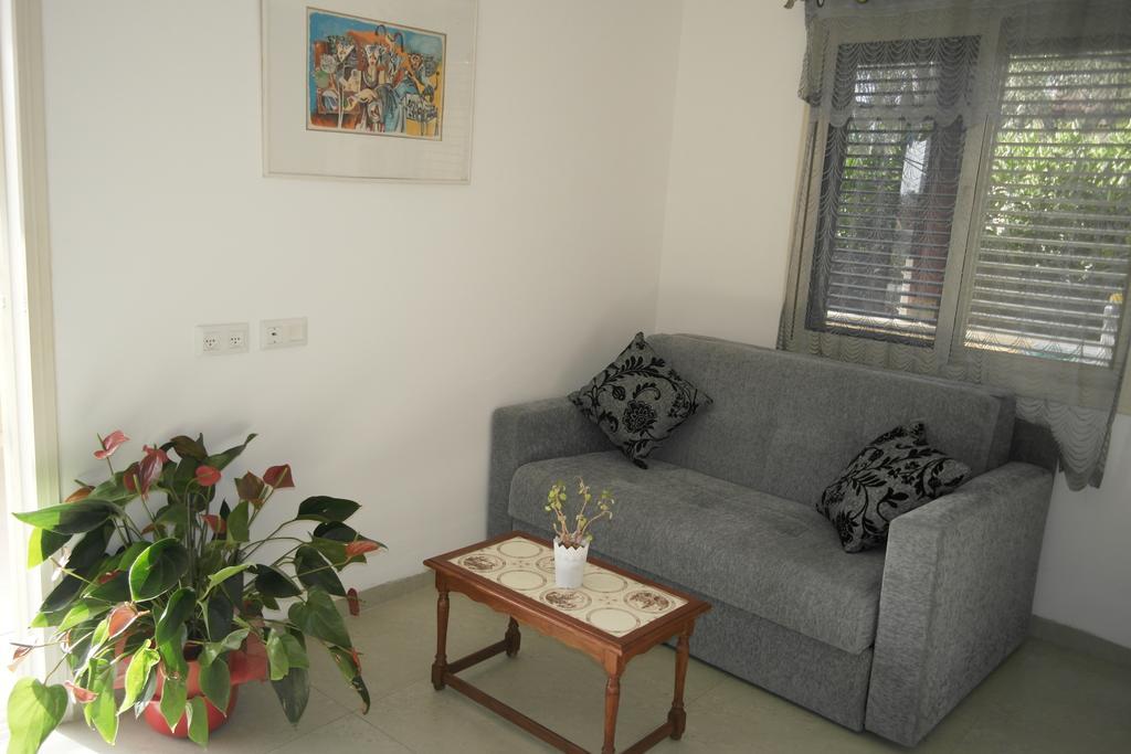 צימר ברחובות - Israeli Home Exteriör bild
